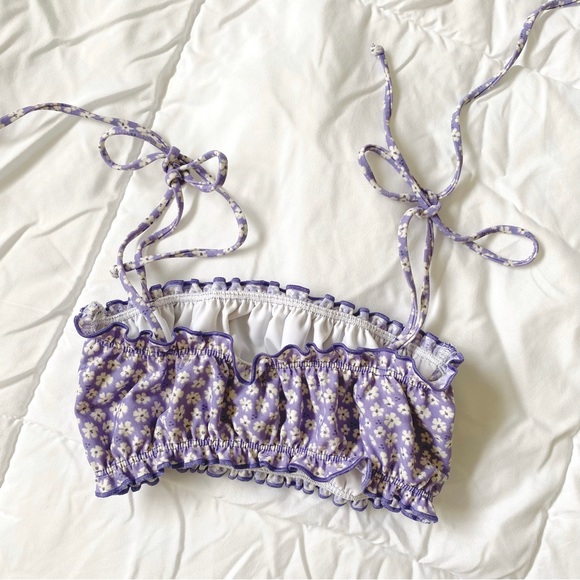 Reformation • Goldie Bikini Top in Purple Floral - Picture 5 of 9
